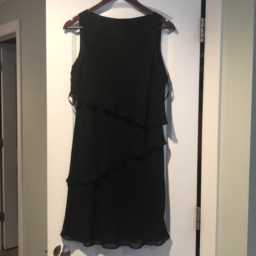 Women’s petite size 6 black sleeveless dress